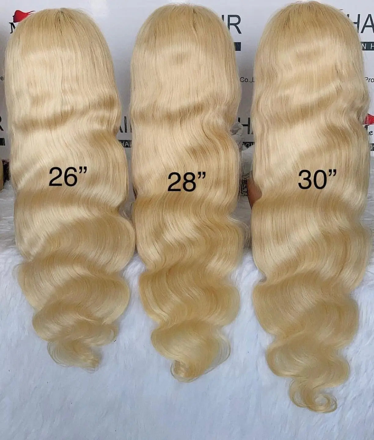 Perruque Brésilienne 30–32’’ Blond 613 Body Wave – HD Lace 250 %